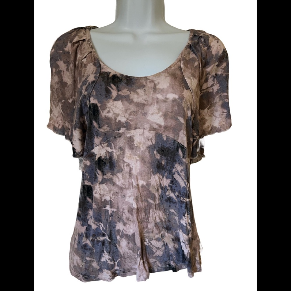 Gap flutter sleeve top